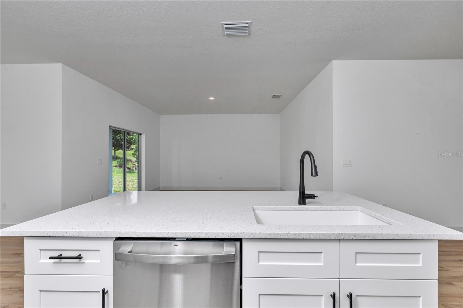 TWIN LAKE ESTATES - Residential