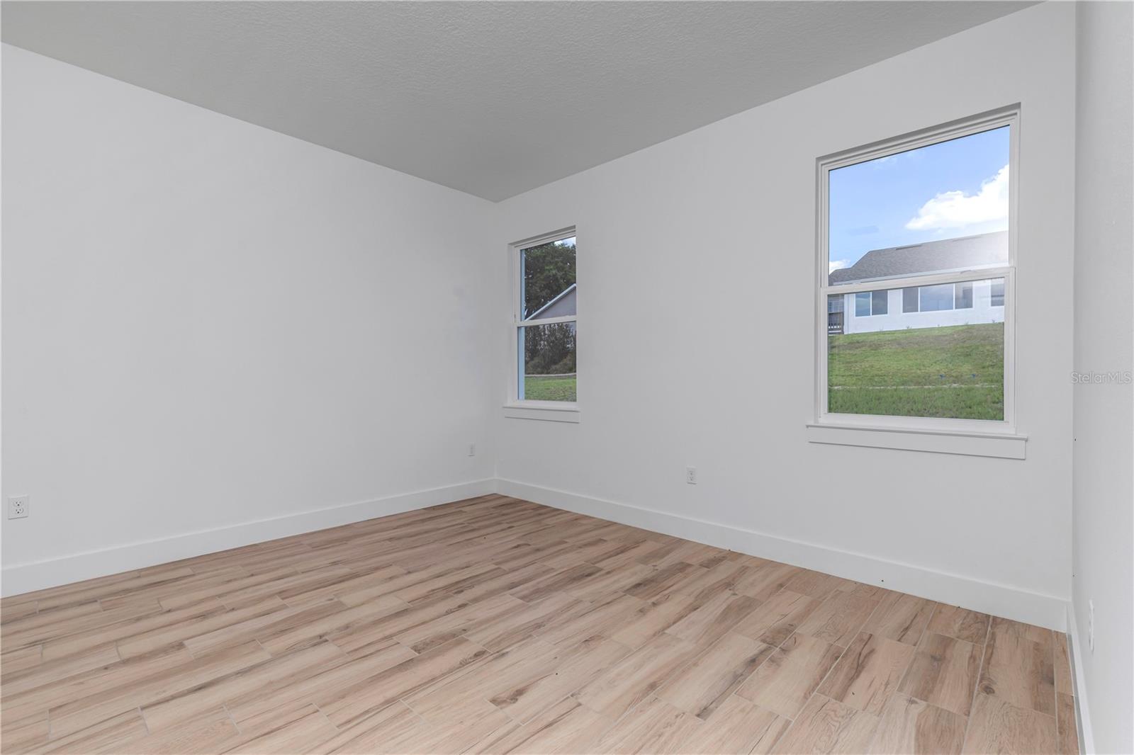 TWIN LAKE ESTATES - Residential