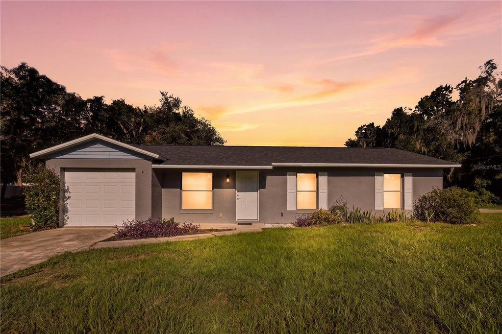 Photo of 11720 SE 129th Place, Ocklawaha, FL 32179 (MLS # OM732577)