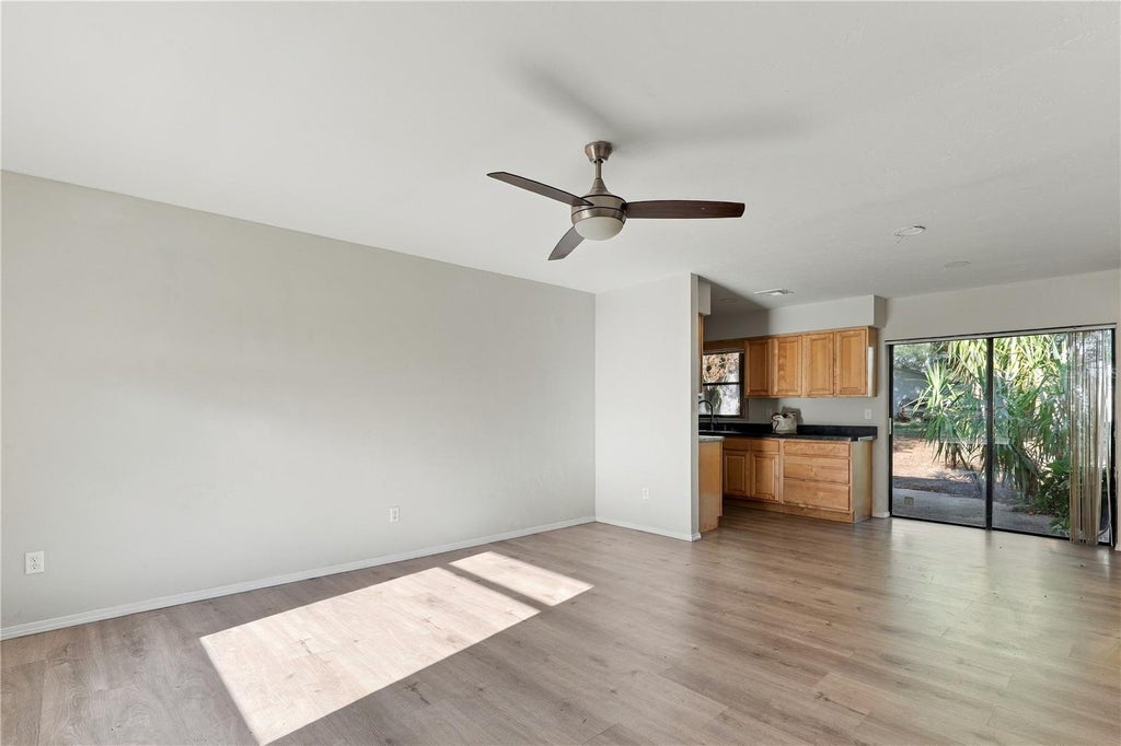 Photo of 11720 SE 129th Place, Ocklawaha, FL 32179 (MLS # OM732577)