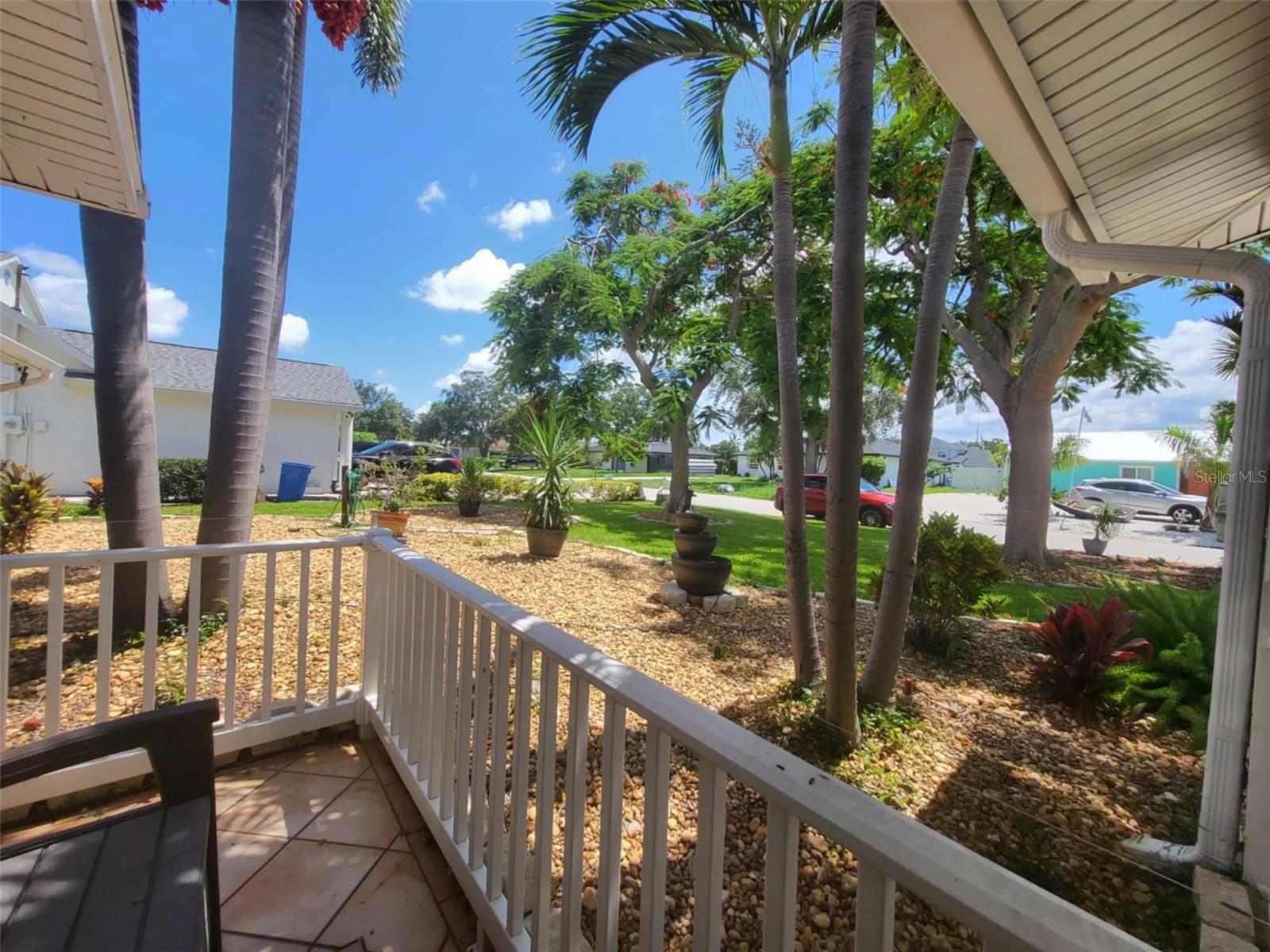 3912 FONTAINEBLEAU DRIVE