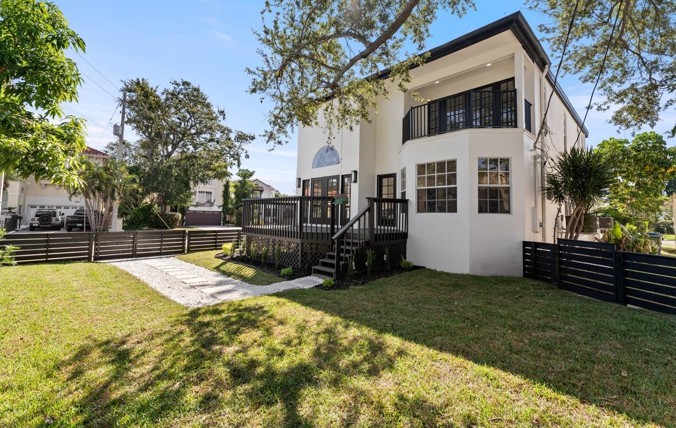 DAVIS ISLANDS PB10 PG52 TO 57 - Residential