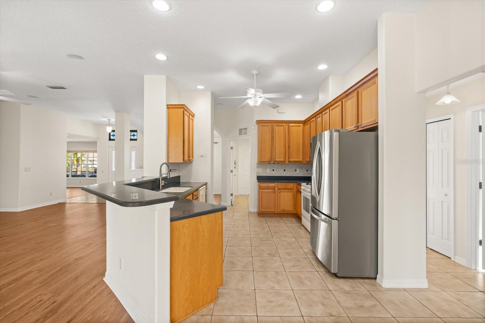 TAVARES ROYAL HARBOR PH 04 - Residential