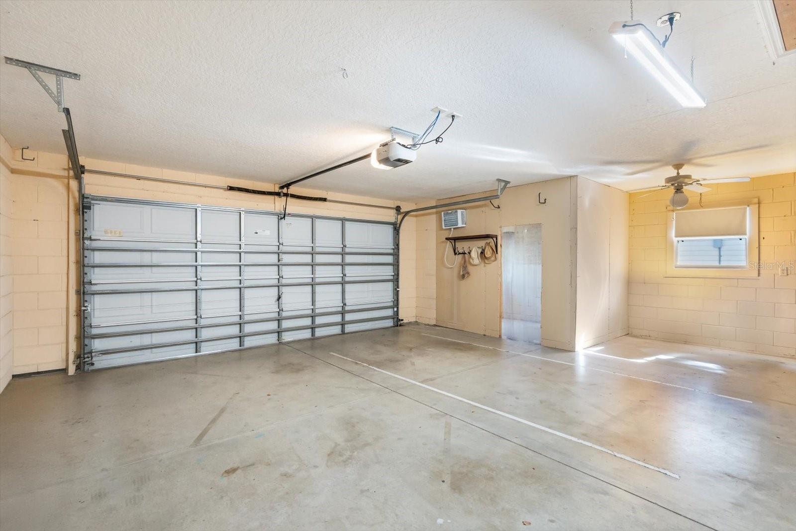 TAVARES ROYAL HARBOR PH 04 - Residential