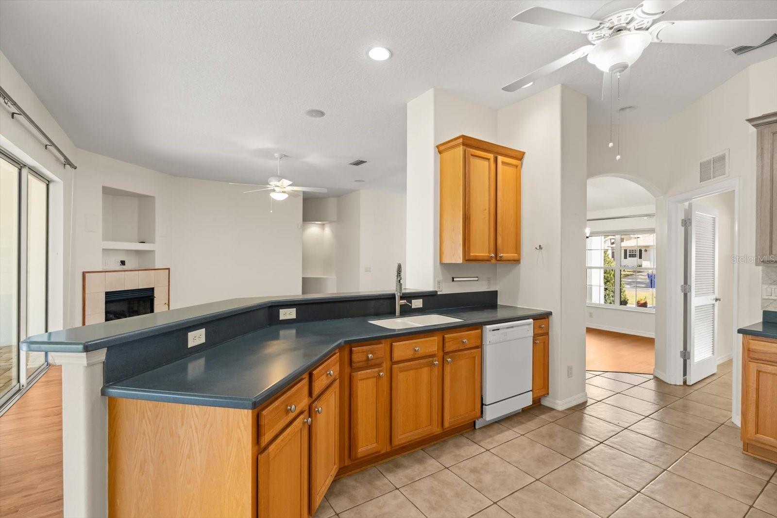 TAVARES ROYAL HARBOR PH 04 - Residential