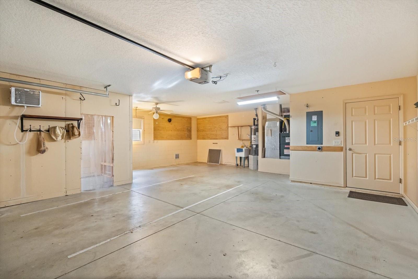 TAVARES ROYAL HARBOR PH 04 - Residential