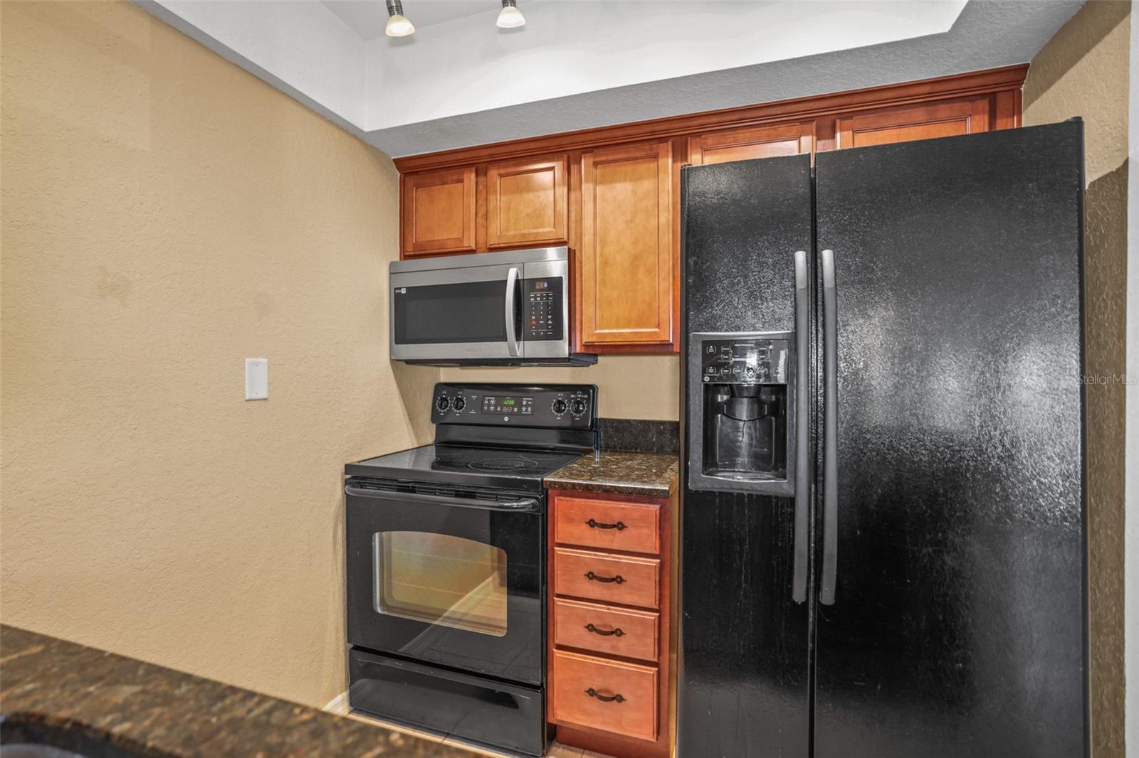 VICTORIA PALMS CONDO - Residential