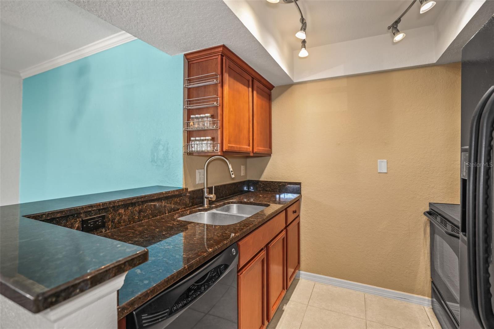 VICTORIA PALMS CONDO - Residential