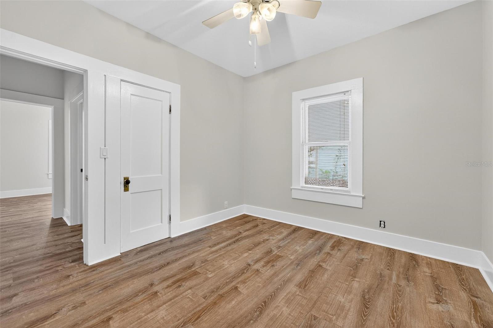 UMATILLA LAKE REGION REALTY CO - Residential