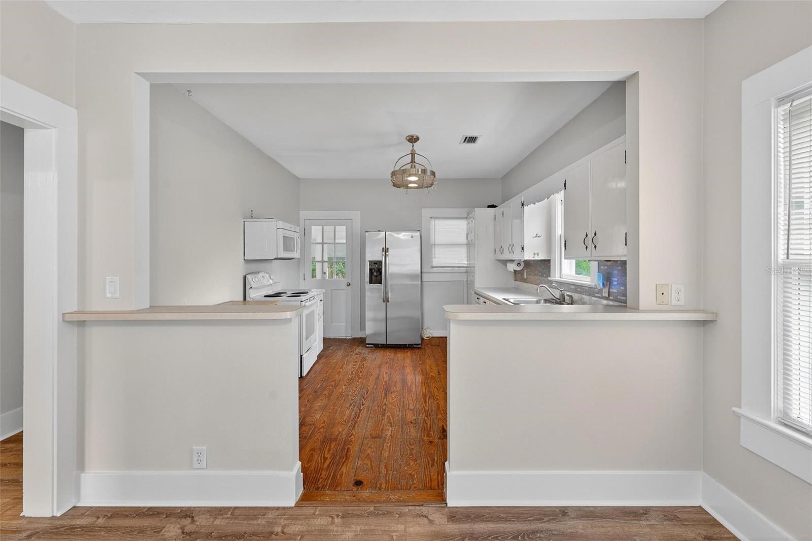 UMATILLA LAKE REGION REALTY CO - Residential
