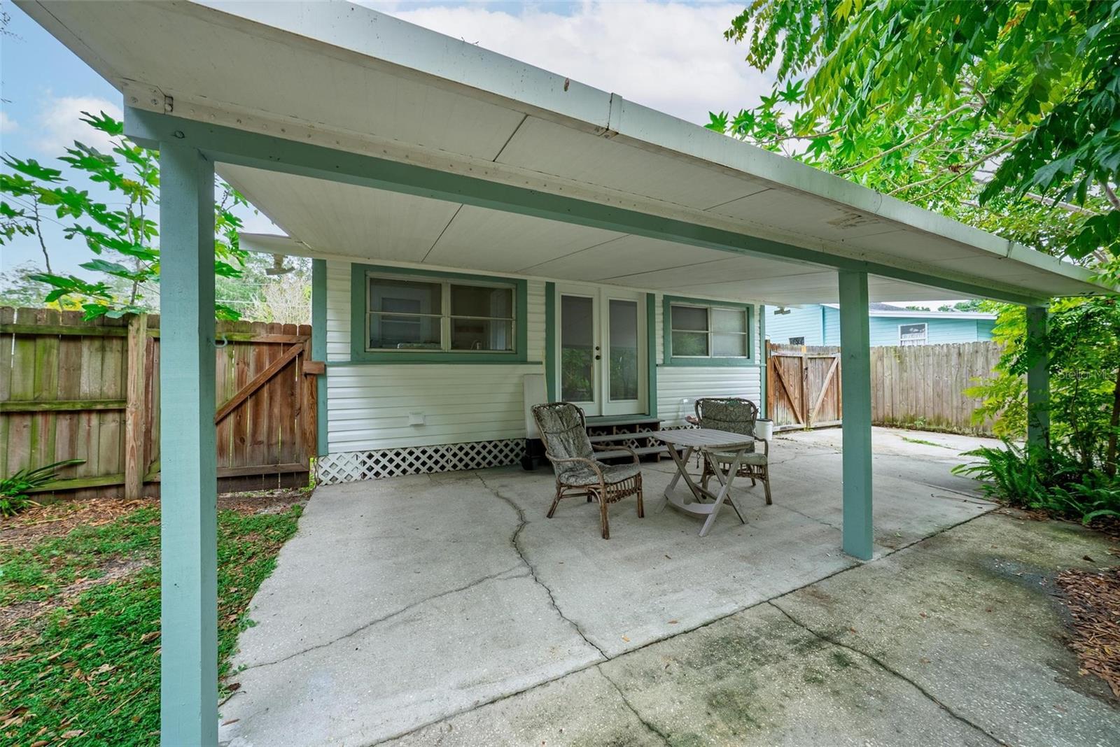 UMATILLA LAKE REGION REALTY CO - Residential