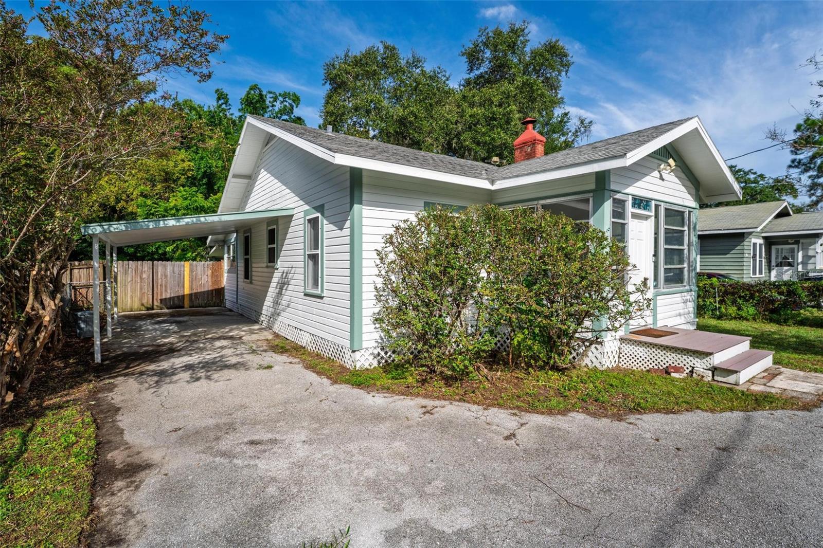 UMATILLA LAKE REGION REALTY CO - Residential