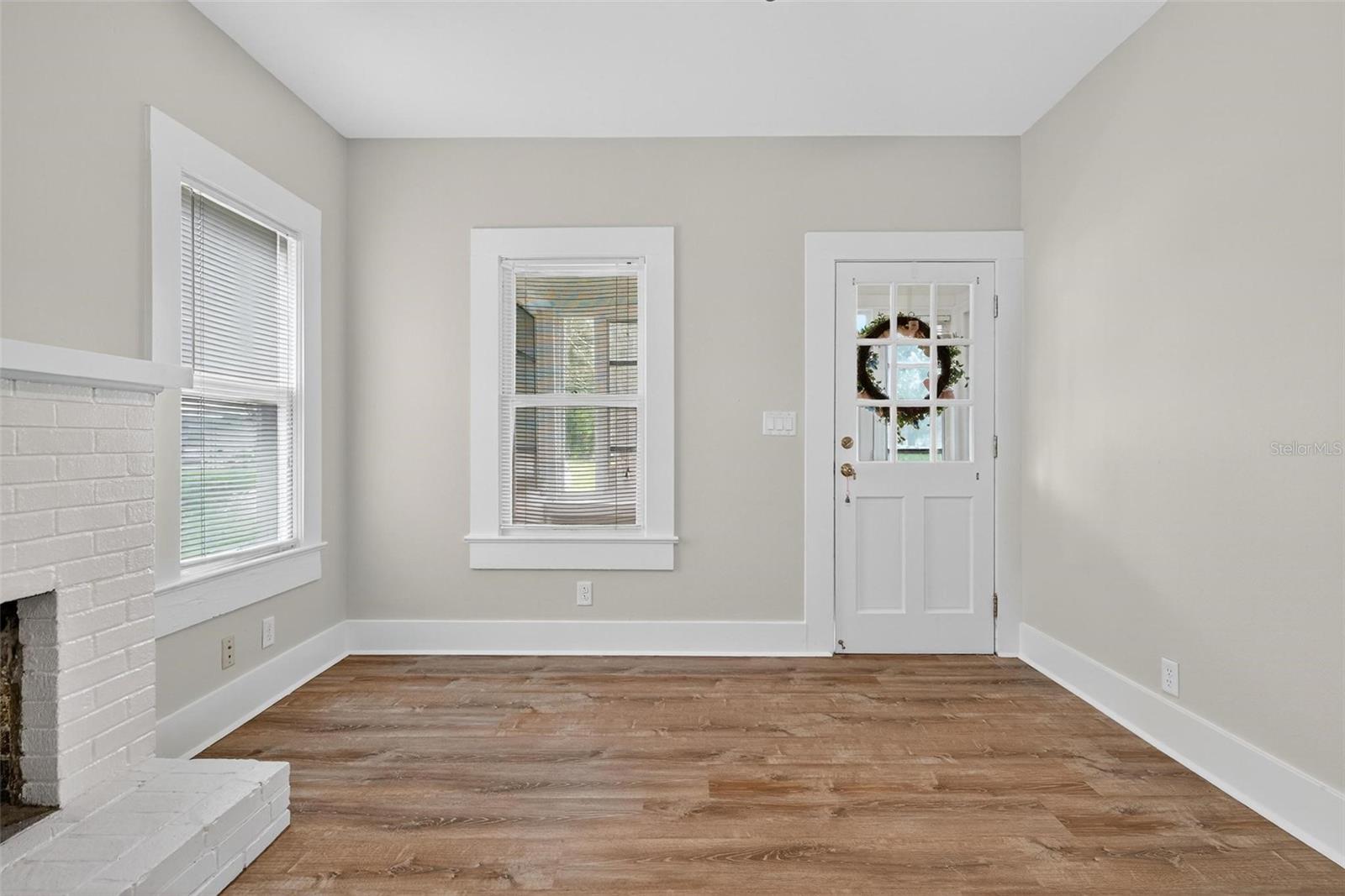 UMATILLA LAKE REGION REALTY CO - Residential