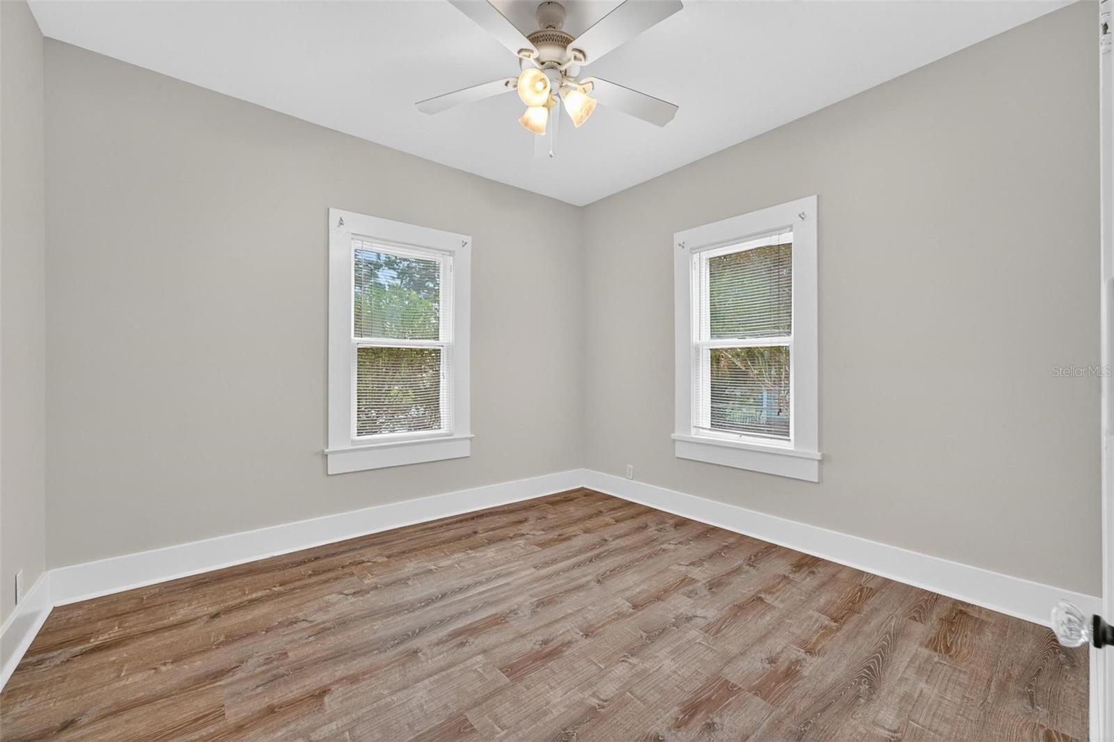 UMATILLA LAKE REGION REALTY CO - Residential