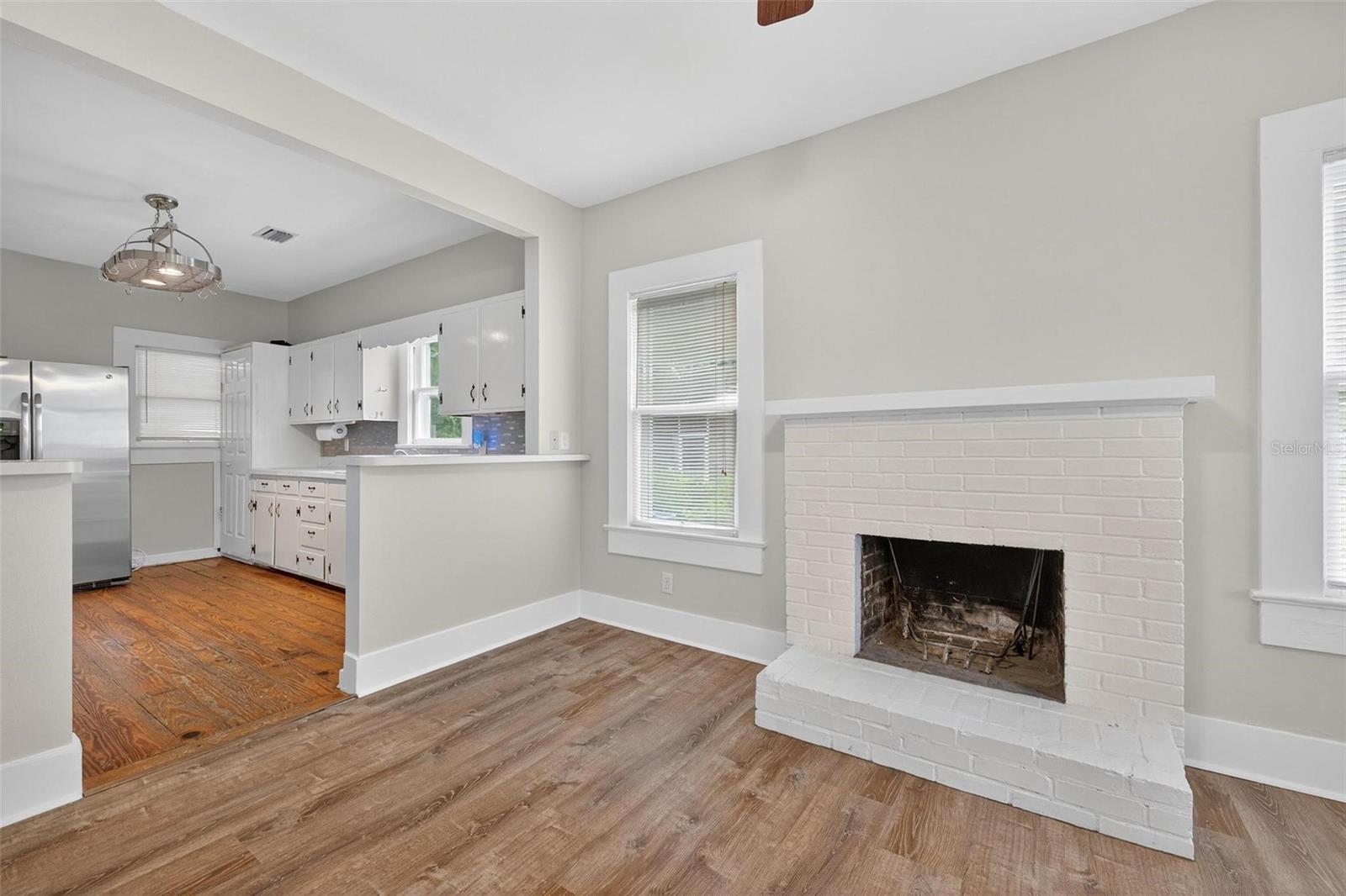 UMATILLA LAKE REGION REALTY CO - Residential