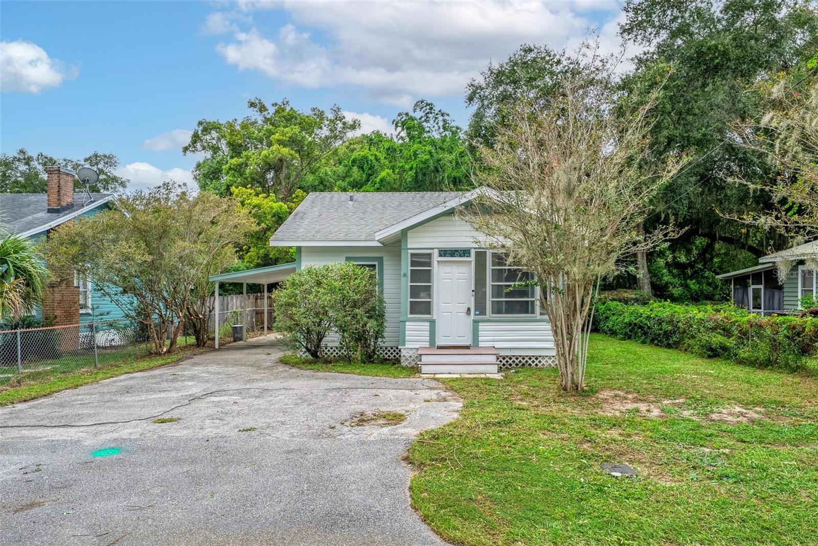 UMATILLA LAKE REGION REALTY CO - Residential