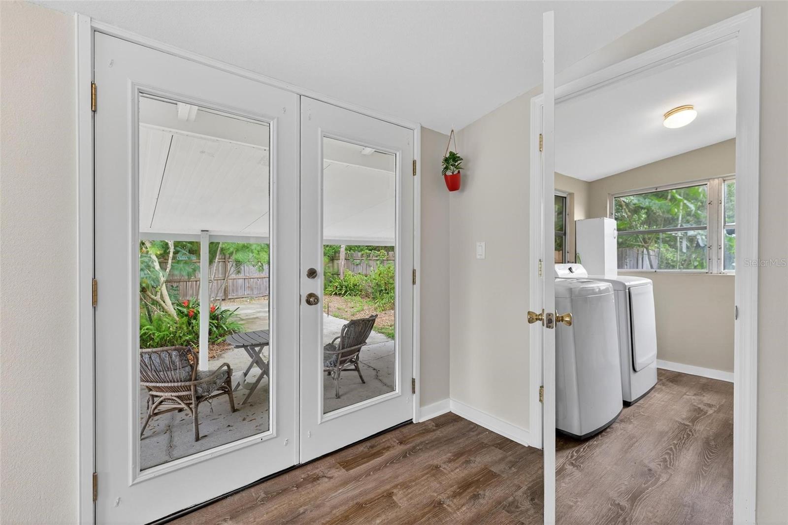 UMATILLA LAKE REGION REALTY CO - Residential