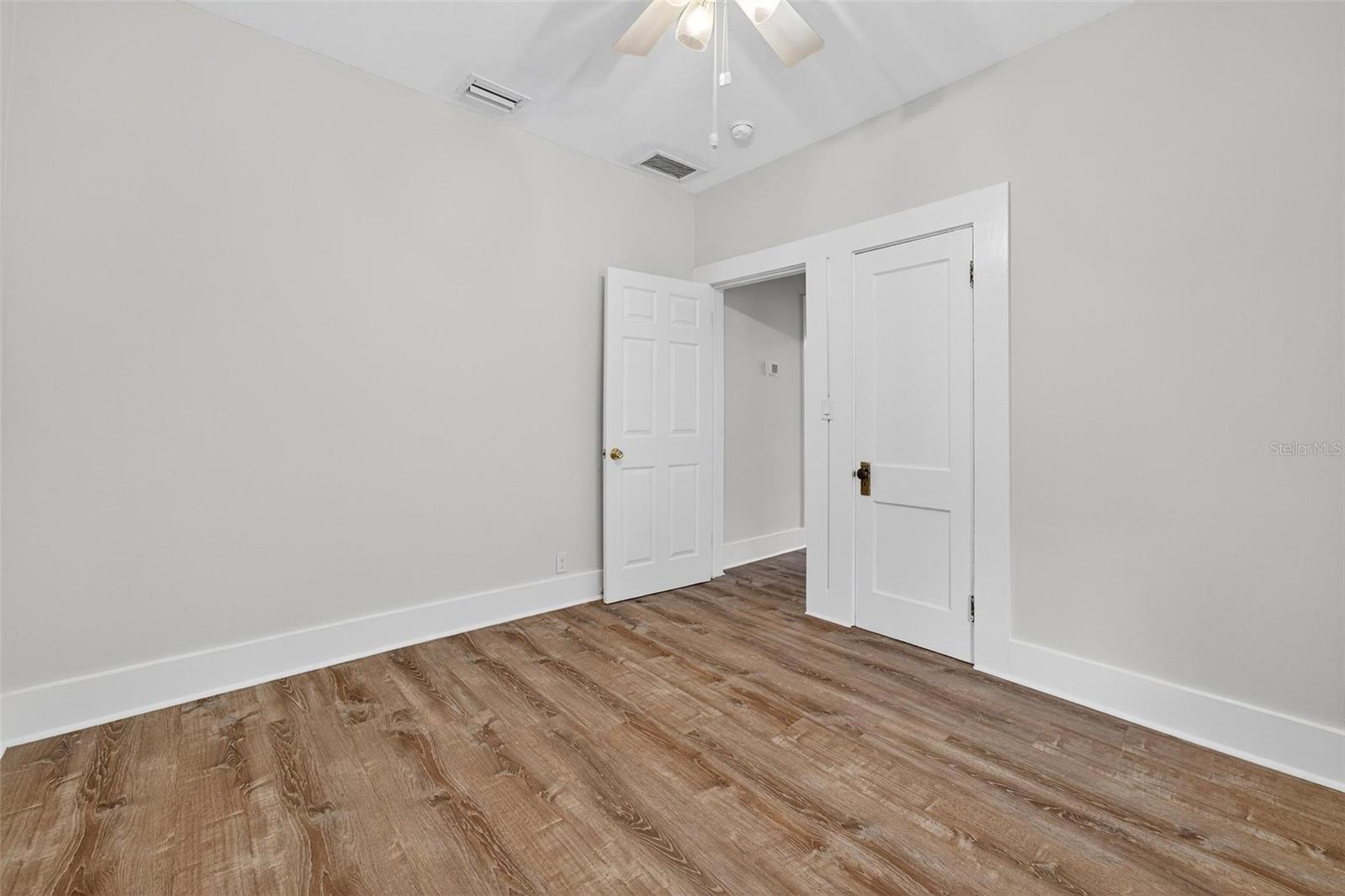 UMATILLA LAKE REGION REALTY CO - Residential