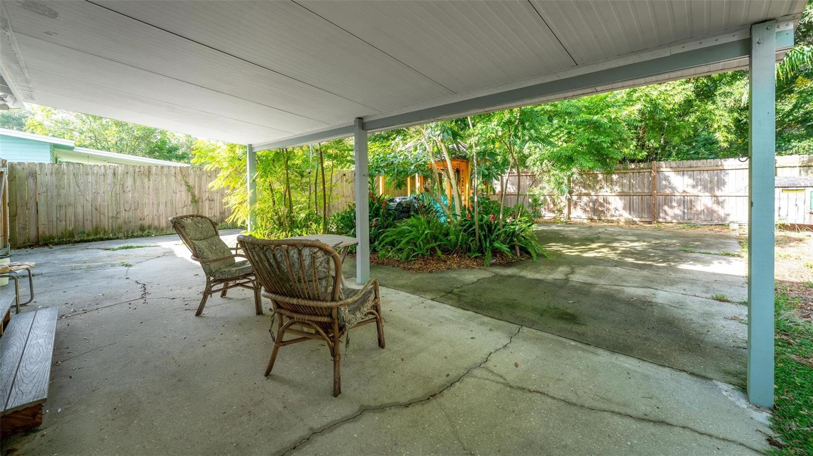 UMATILLA LAKE REGION REALTY CO - Residential