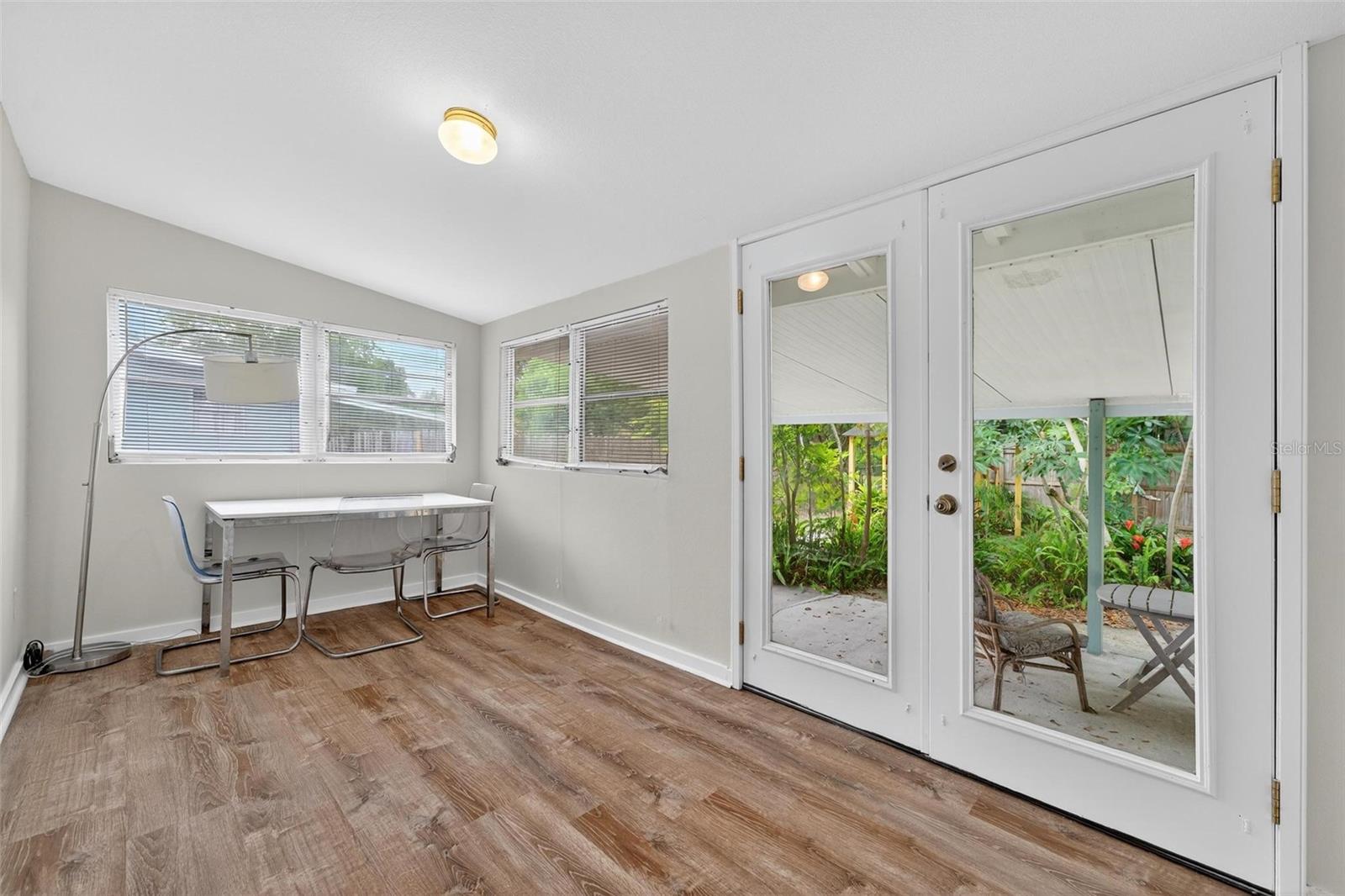 UMATILLA LAKE REGION REALTY CO - Residential