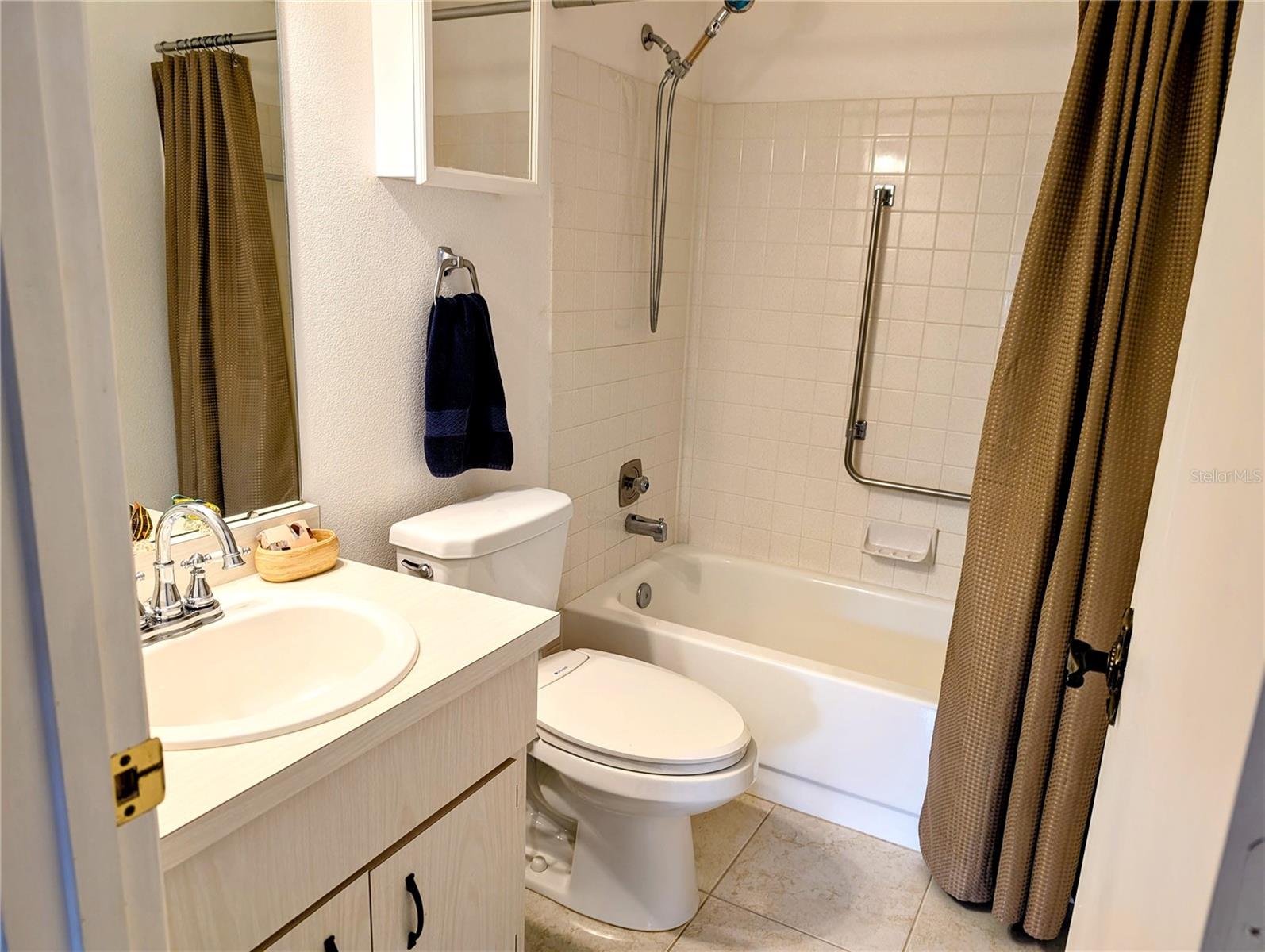 BAYSHORE VILLAGE I - Residential