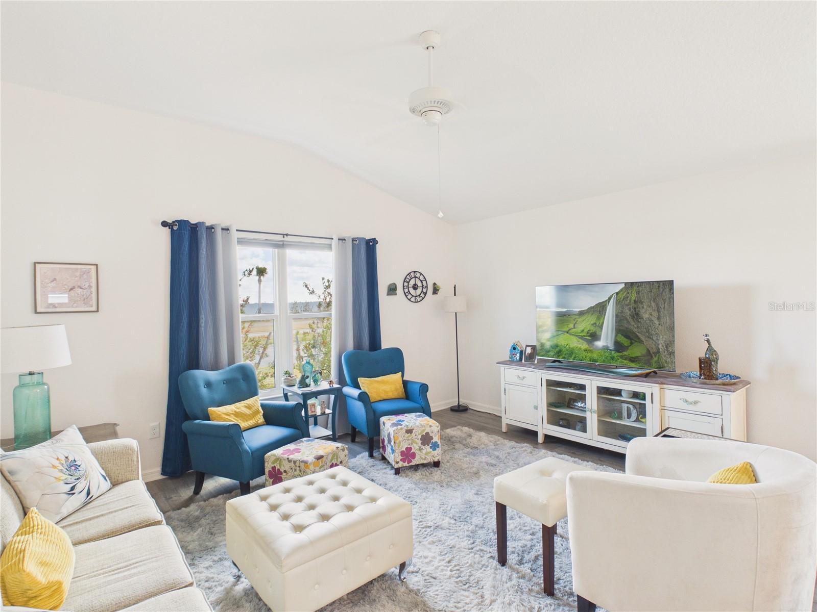 VILLAGES/SOUTHERN OAKS UN #235 - Residential