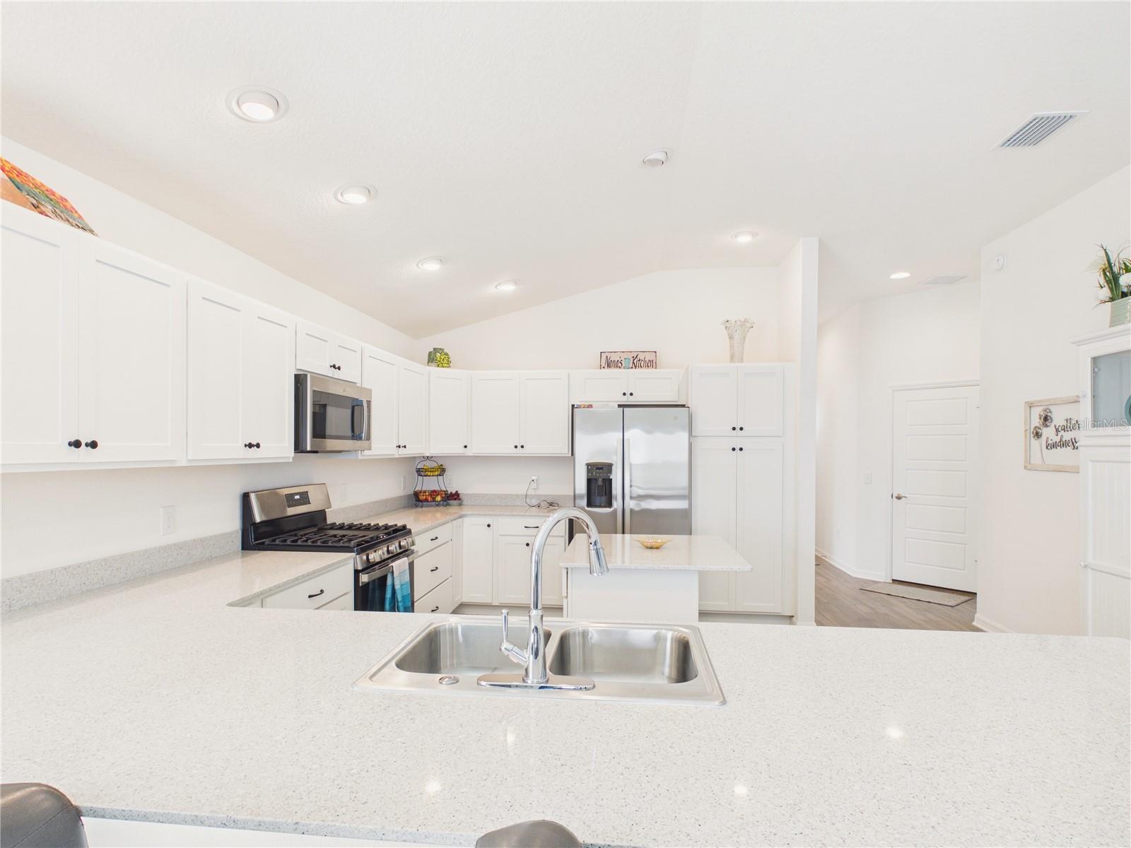 VILLAGES/SOUTHERN OAKS UN #235 - Residential