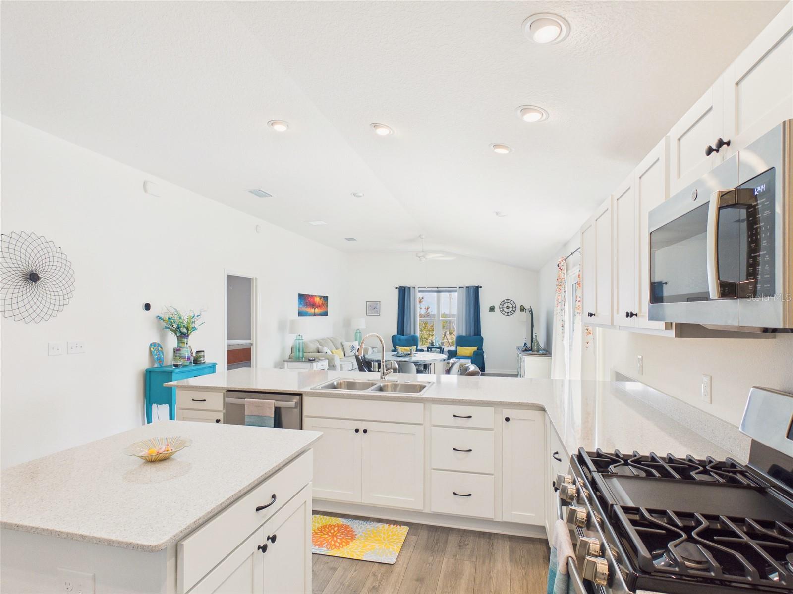 VILLAGES/SOUTHERN OAKS UN #235 - Residential