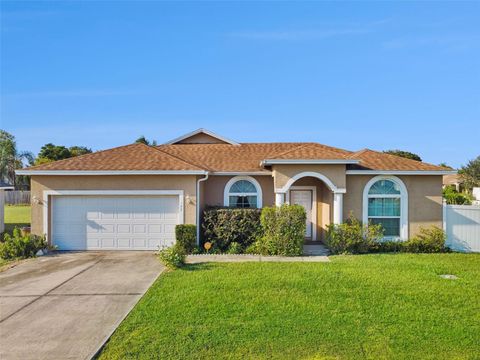 Photo of 147 Dorchester Court, Kissimmee, FL 34758 (MLS # G5102466)