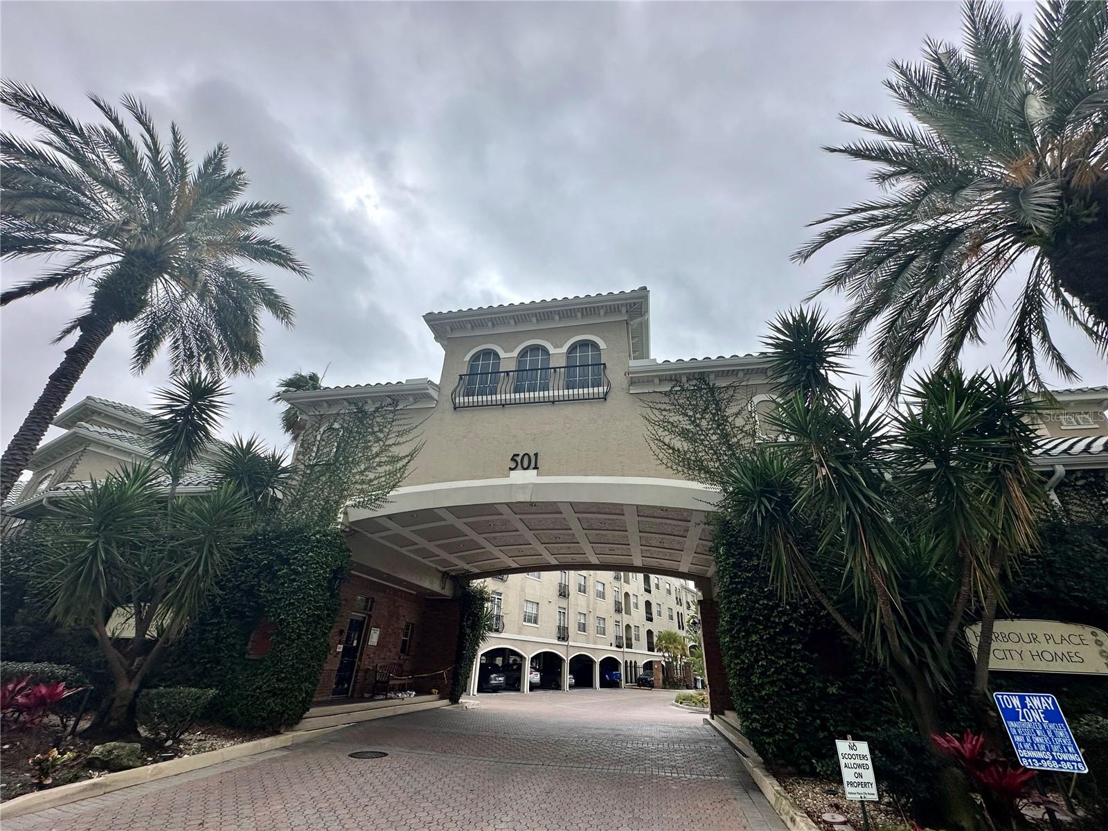 HARBOUR PLACE CITY HOMES A CON - Residential Lease