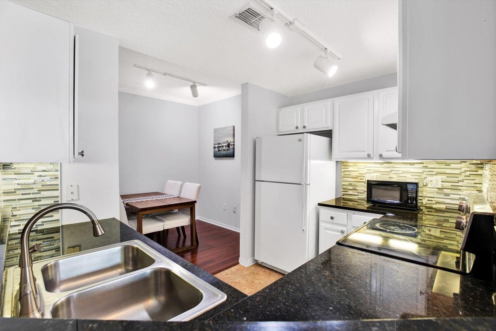 HARBOUR PLACE CITY HOMES A CON - Residential Lease