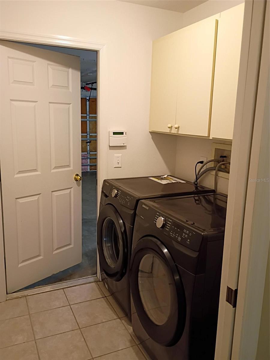 LAKEVIEW VILLAGE SEC F - Residential Lease