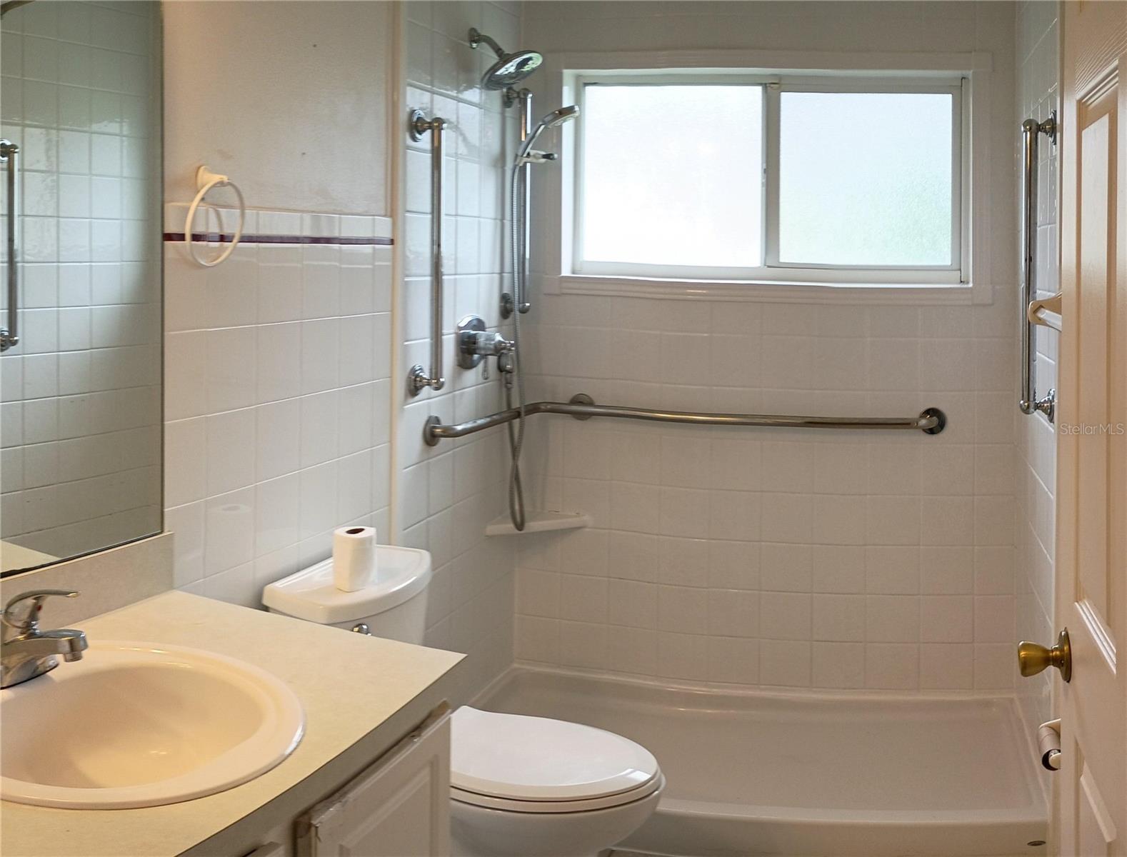 LAKEVIEW VILLAGE SEC F - Residential Lease