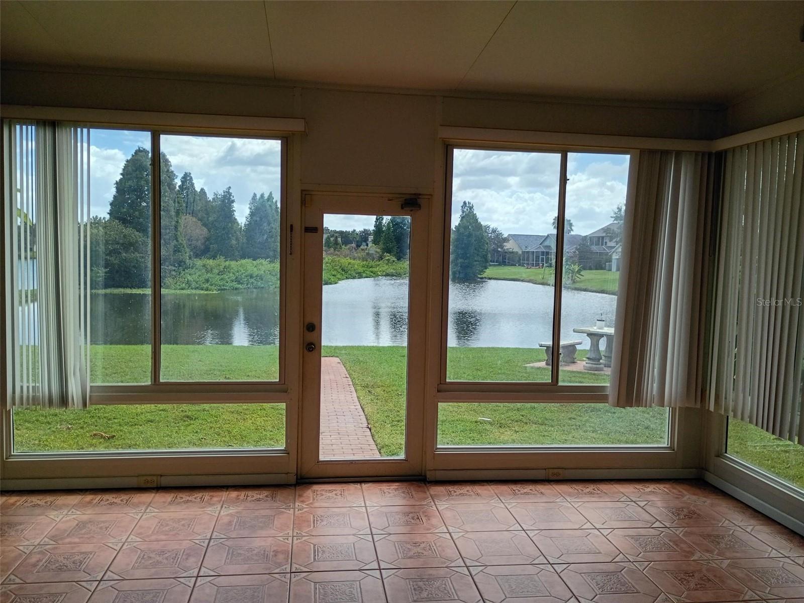LAKEVIEW VILLAGE SEC F - Residential Lease