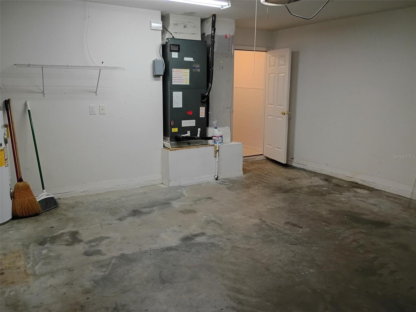 LAKEVIEW VILLAGE SEC F - Residential Lease