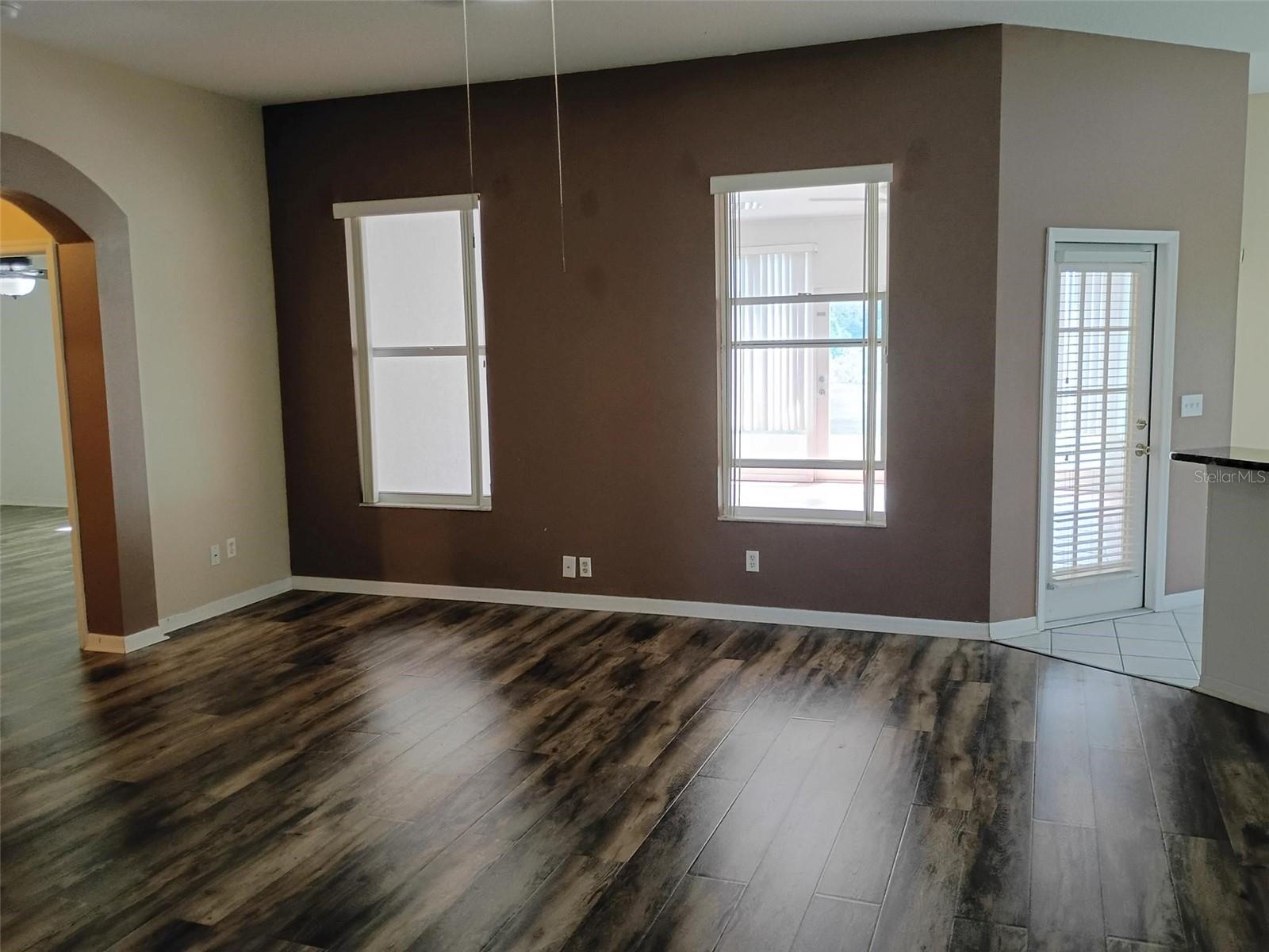 LAKEVIEW VILLAGE SEC F - Residential Lease