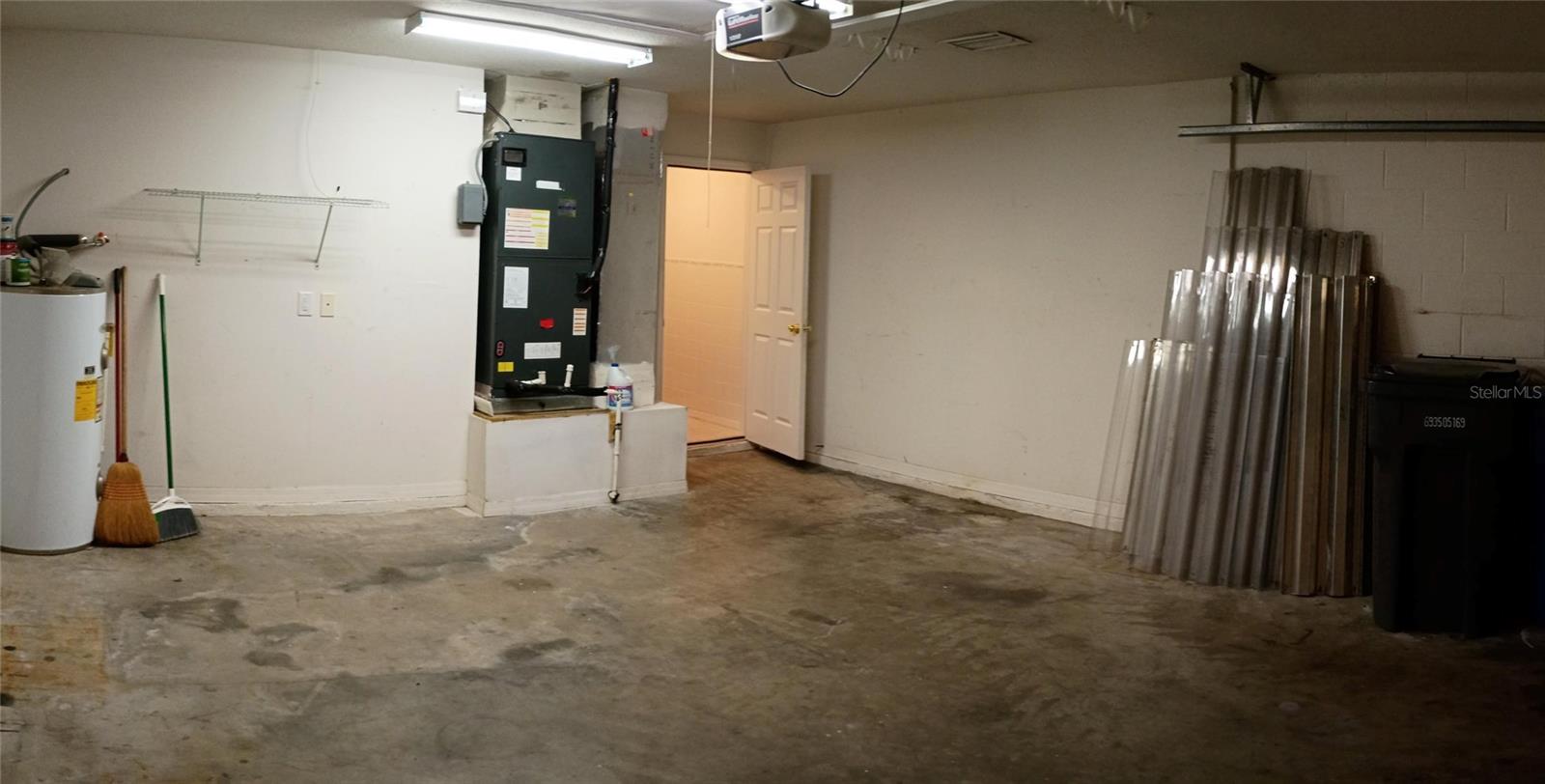 LAKEVIEW VILLAGE SEC F - Residential Lease