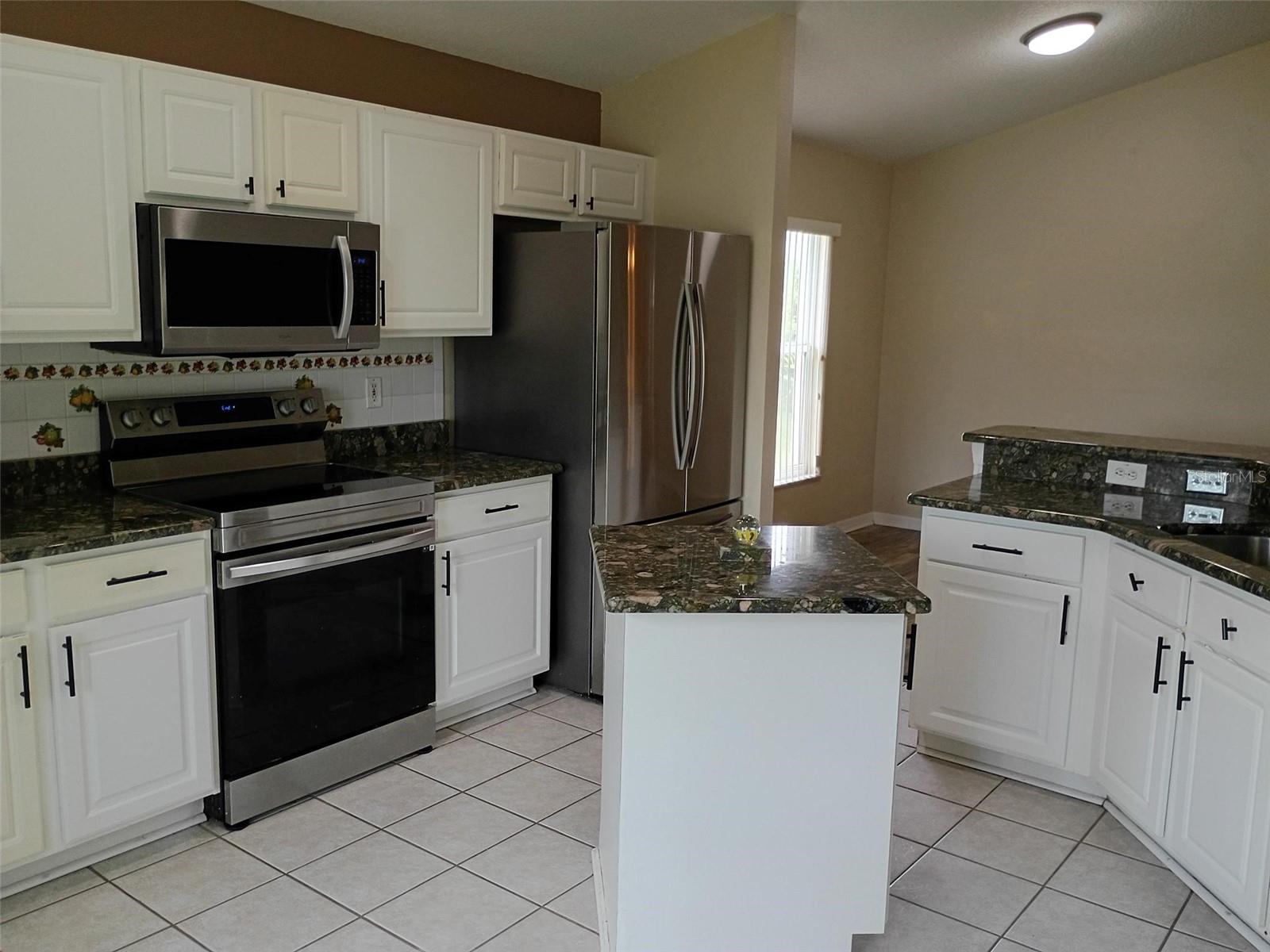 LAKEVIEW VILLAGE SEC F - Residential Lease