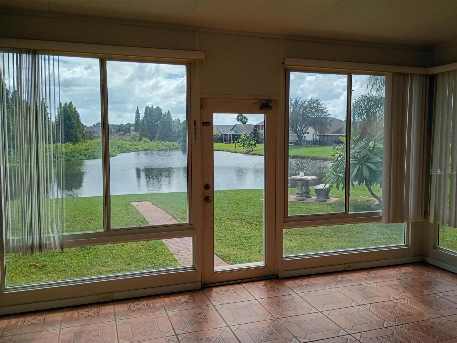 LAKEVIEW VILLAGE SEC F - Residential Lease