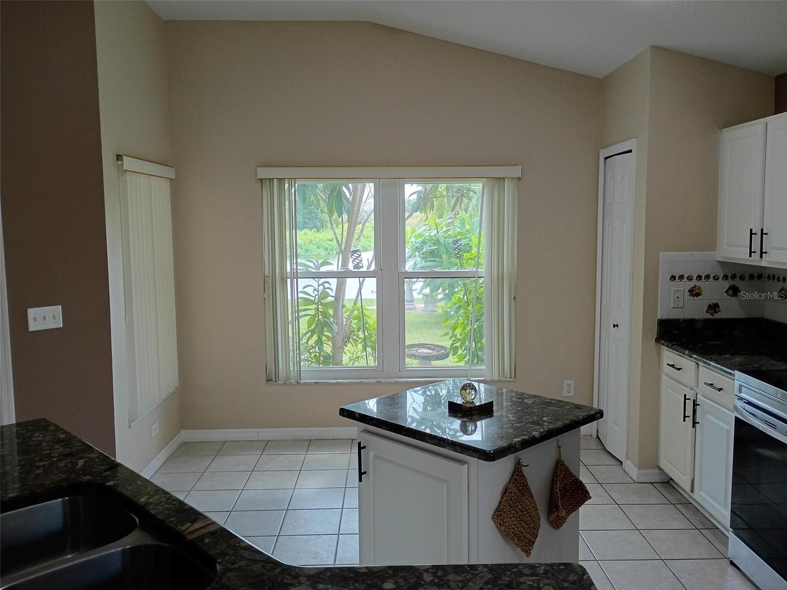 LAKEVIEW VILLAGE SEC F - Residential Lease