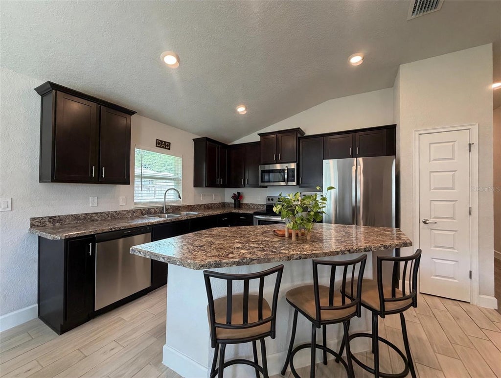 Photo of 9284 SE 161st Place, Summerfield, FL 34491 (MLS # OM734079)