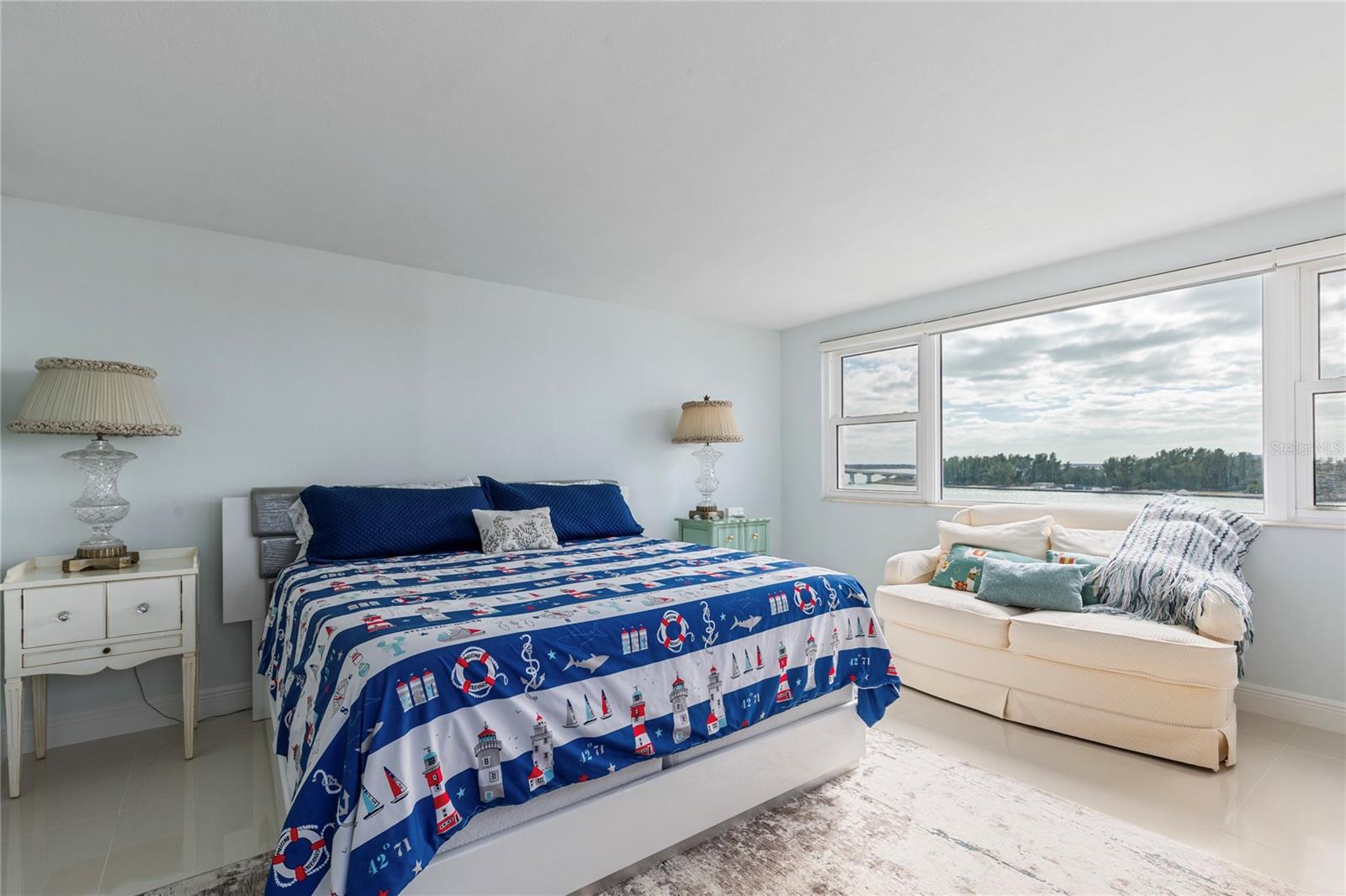 CONTINENTAL TOWERS INC CONDO - Residential