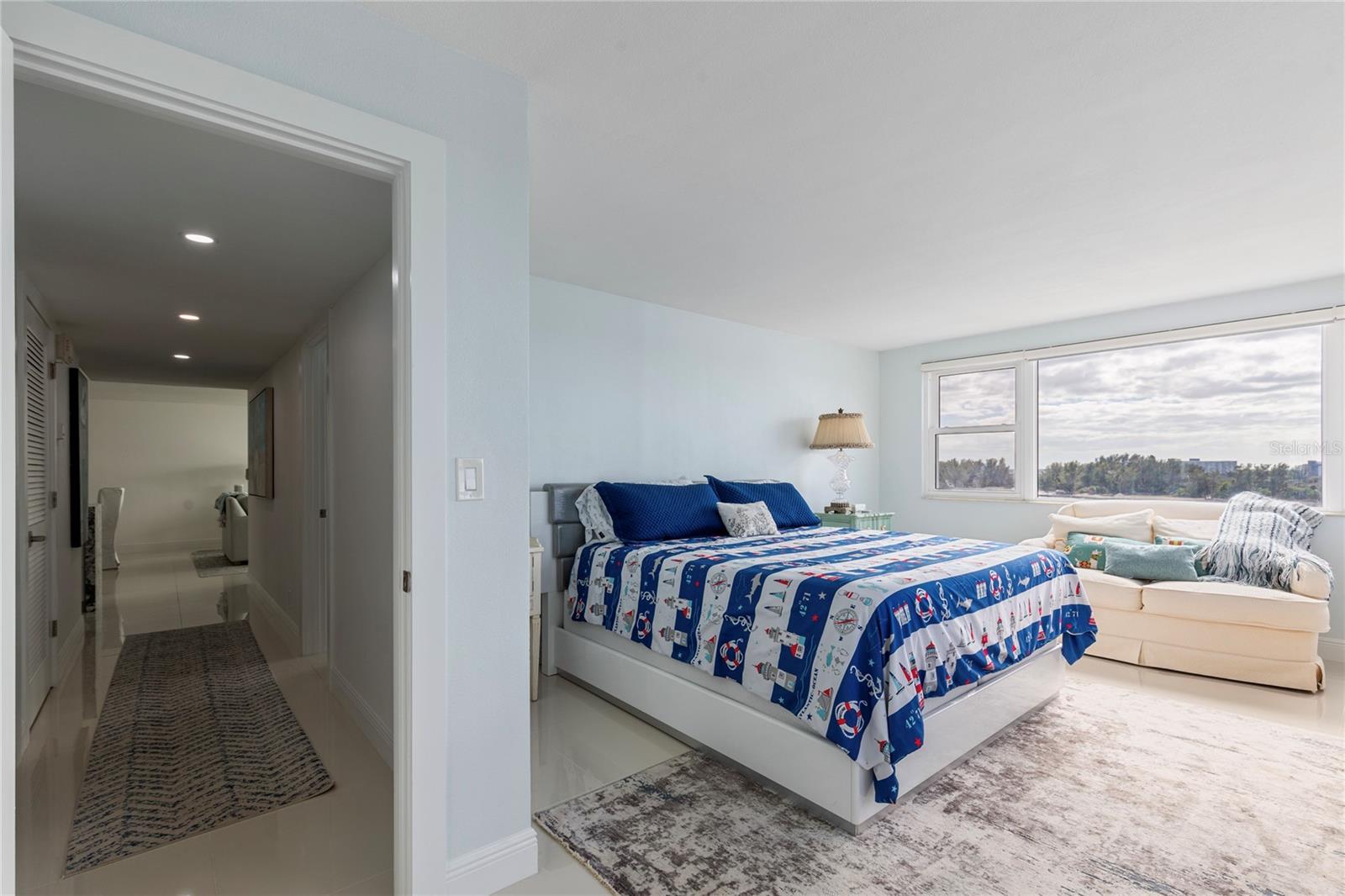 CONTINENTAL TOWERS INC CONDO - Residential