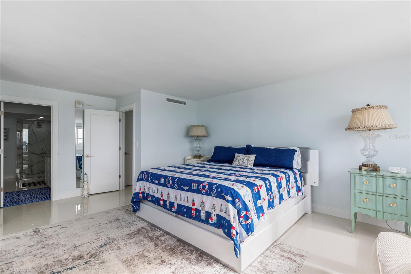 CONTINENTAL TOWERS INC CONDO - Residential