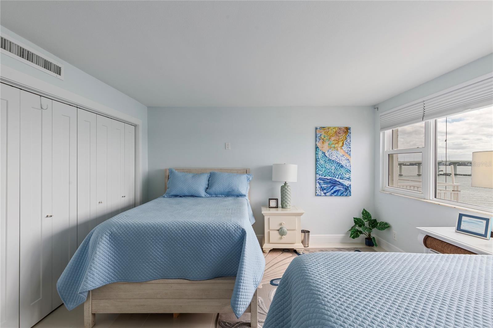 CONTINENTAL TOWERS INC CONDO - Residential