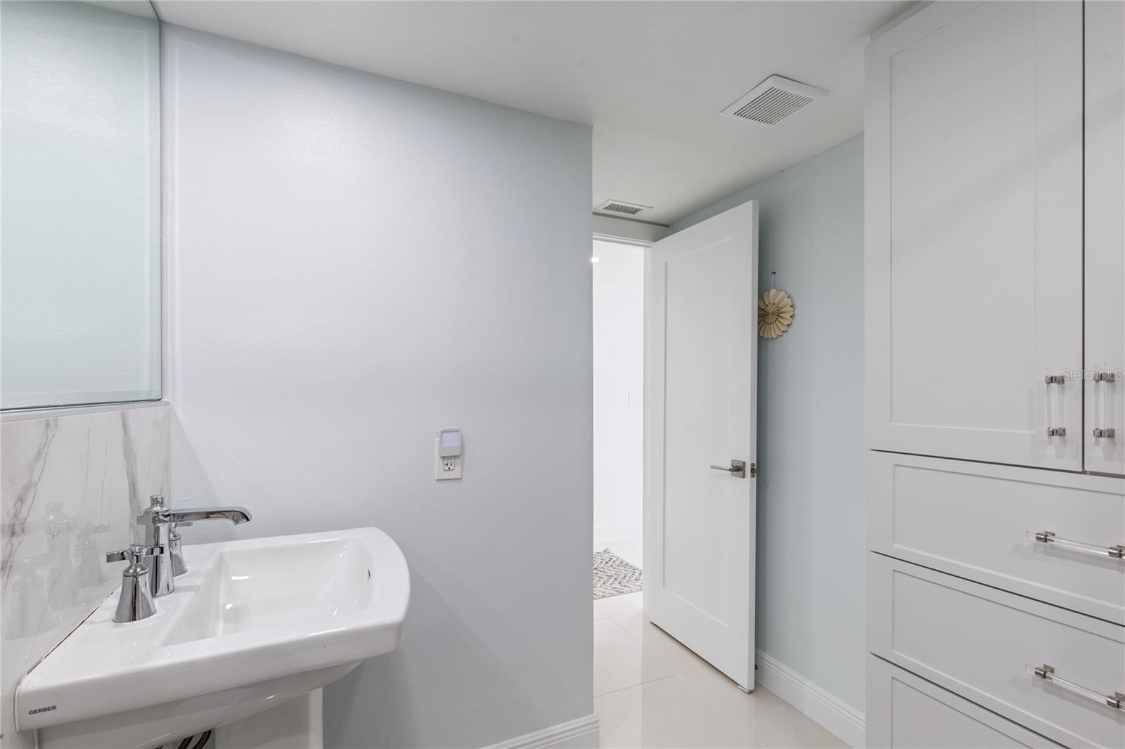 CONTINENTAL TOWERS INC CONDO - Residential