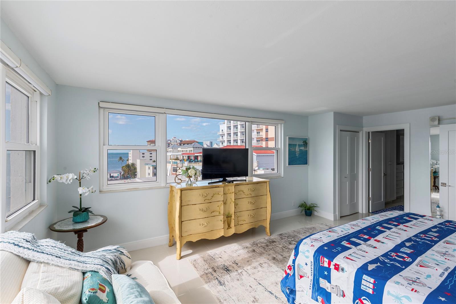 CONTINENTAL TOWERS INC CONDO - Residential