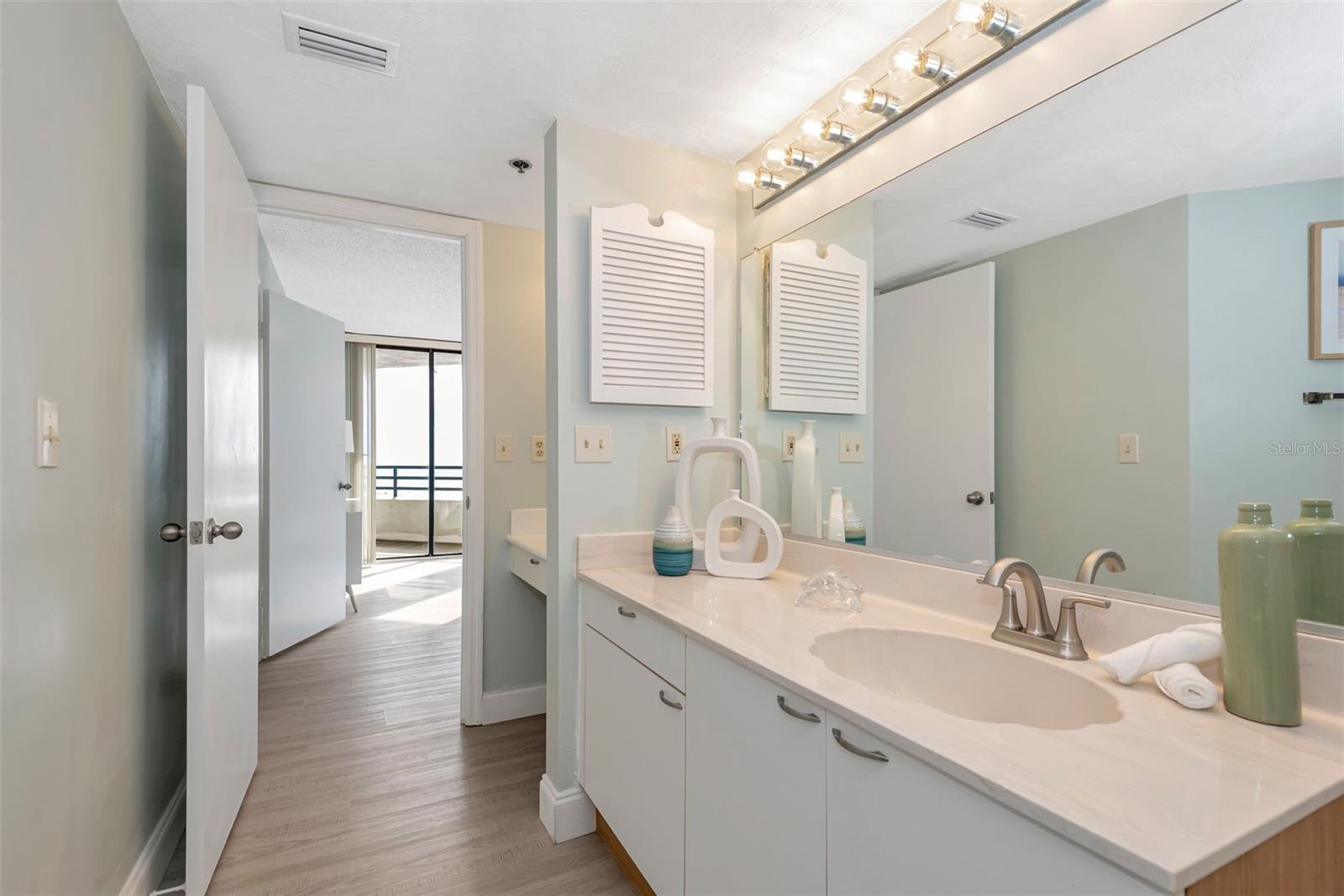 OCEANS ATRIUM 01 - Residential