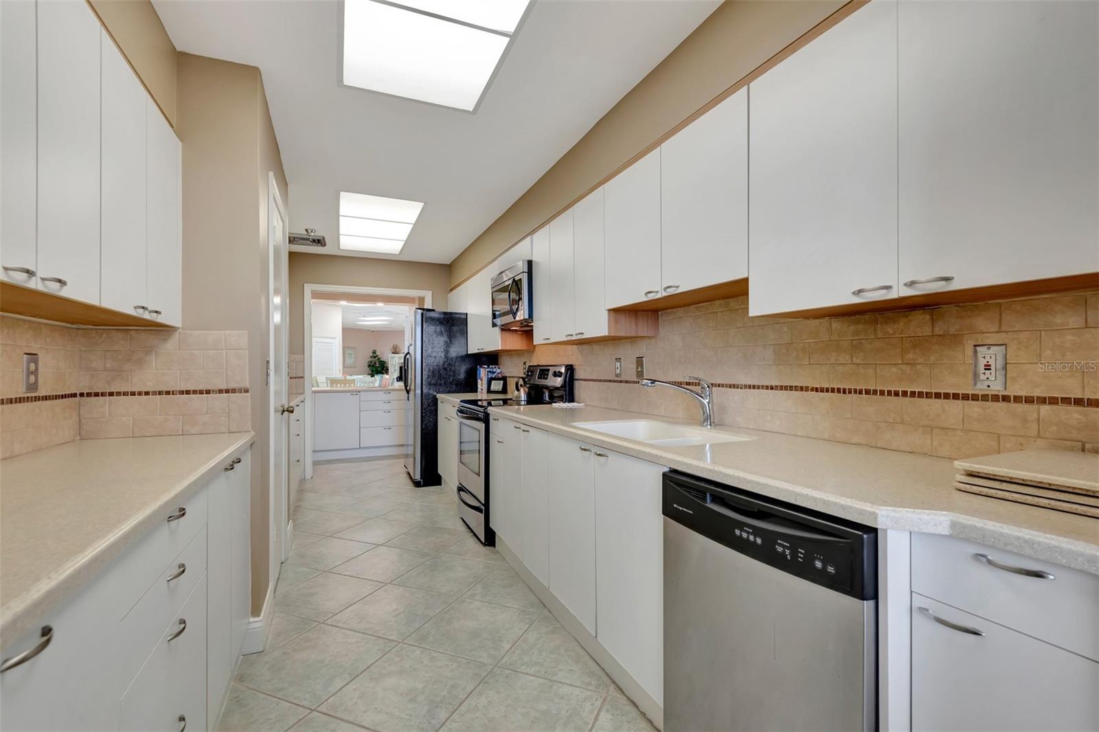 OCEANS ATRIUM 01 - Residential