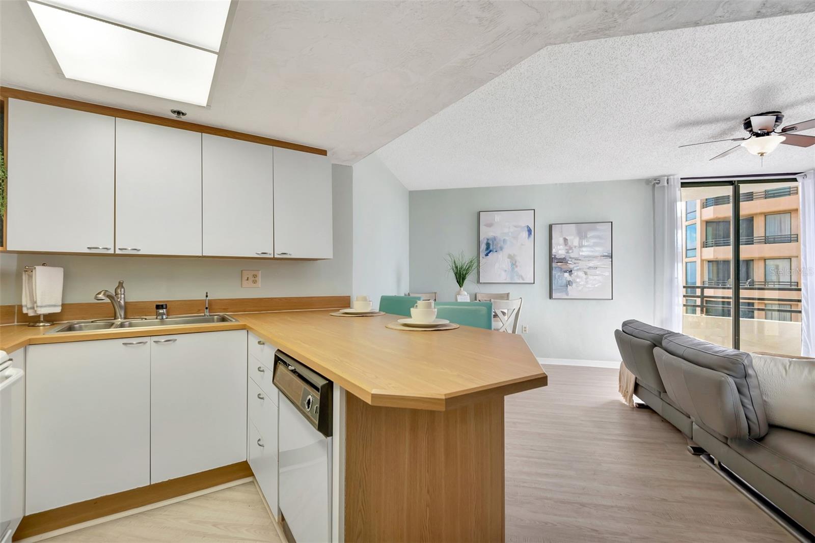 OCEANS ATRIUM 01 - Residential